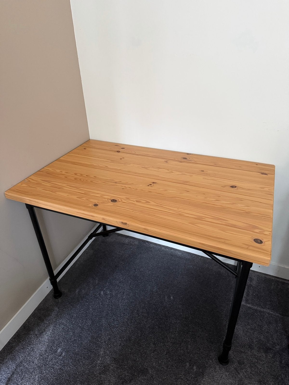IKEA Kullaberg bureau - Hout en metaal, Huis en Inrichting, Bureaus, Ophalen, Gebruikt, Hout, Bruin