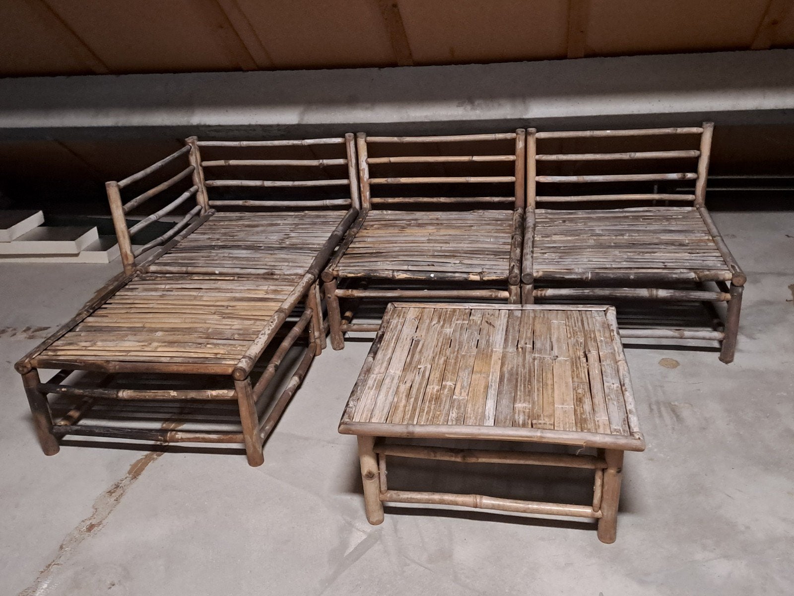 Bamboe loungeset met tafel en ligbed, Ophalen, Gebruikt