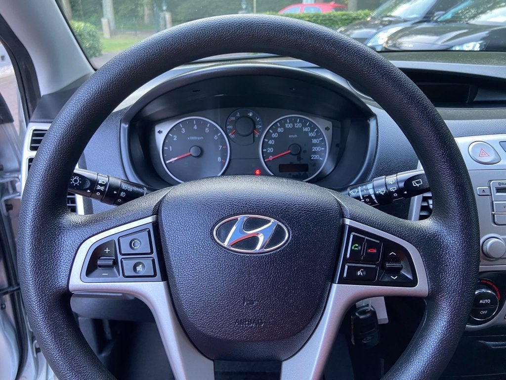 Hyundai i20 1.2i 5-deurs Plus Clima, Bluetooth NL-auto!, Auto's, Euro 5, Gebruikt, 31 €/maand, 4 cilinders