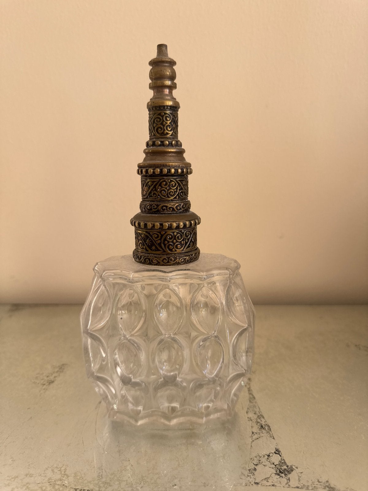 Antiek parfumflesje met zilver bewerkte snuit, Antiek en Kunst, Ophalen of Verzenden