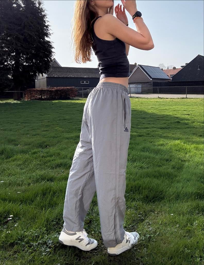 Adidas Vintage Grijze Trainingsbroek Jogging Maat L, Kort, Maat 42/44 (L), Ophalen of Verzenden, Grijs