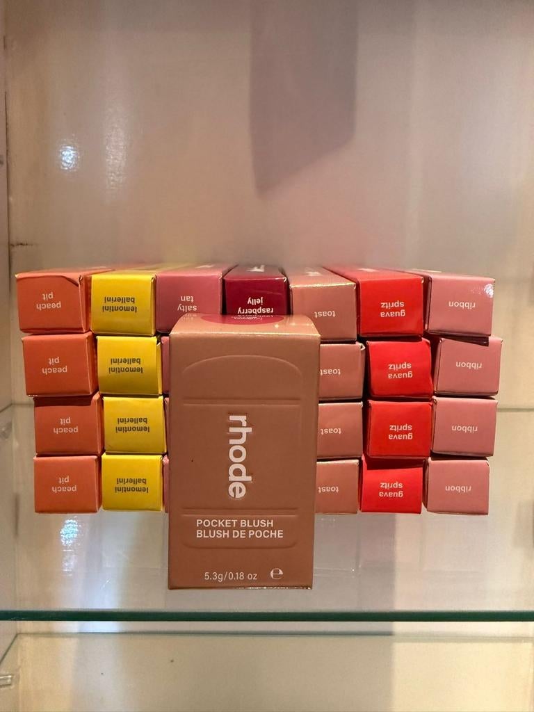 Rhode Pocket Blush - Diverse Kleuren Beschikbaar, Sieraden, Tassen en Uiterlijk, Uiterlijk | Cosmetica en Make-up, Ophalen of Verzenden