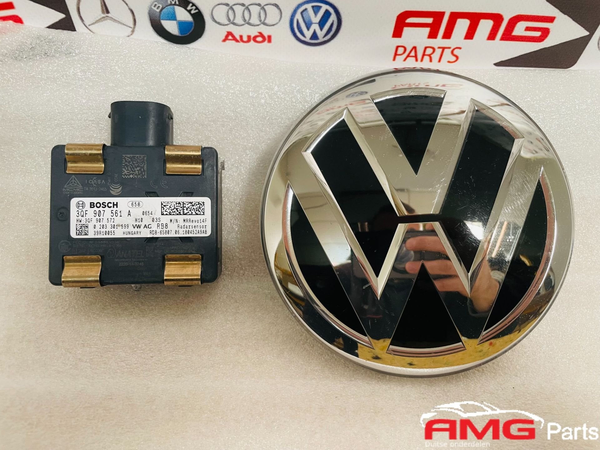 Vw Golf 7.5 ACC Radar Sensor Gril logo 3QF907561A 3G0853601A, Auto-onderdelen, Overige Auto-onderdelen, Volkswagen, Nieuw, Ophalen of Verzenden