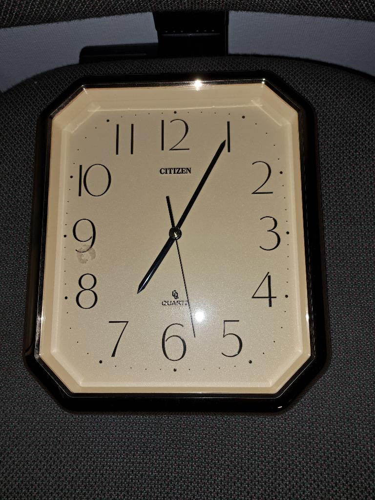 Citizen Quartz klok, Ophalen of Verzenden, Zo goed als nieuw, Wandklok
