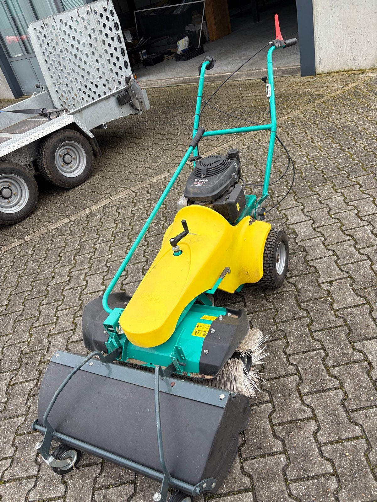 Veegmachine zo goed als nieuw, Ophalen, Zo goed als nieuw