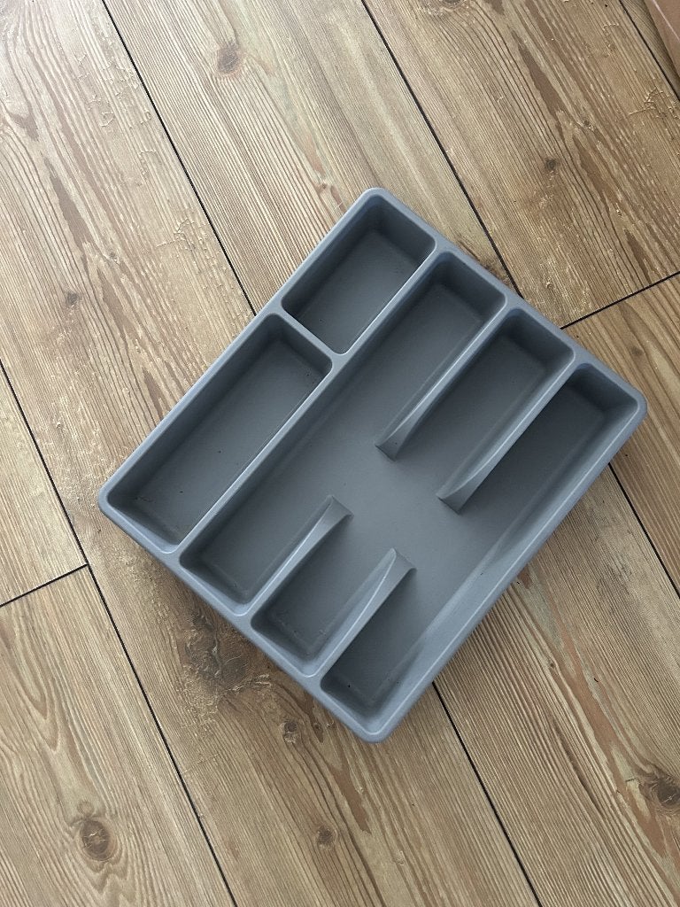 Gratis IKEA SMÄCKER Bestekbak - Grijs, Ophalen, IKEA, Kunststof, Grijs