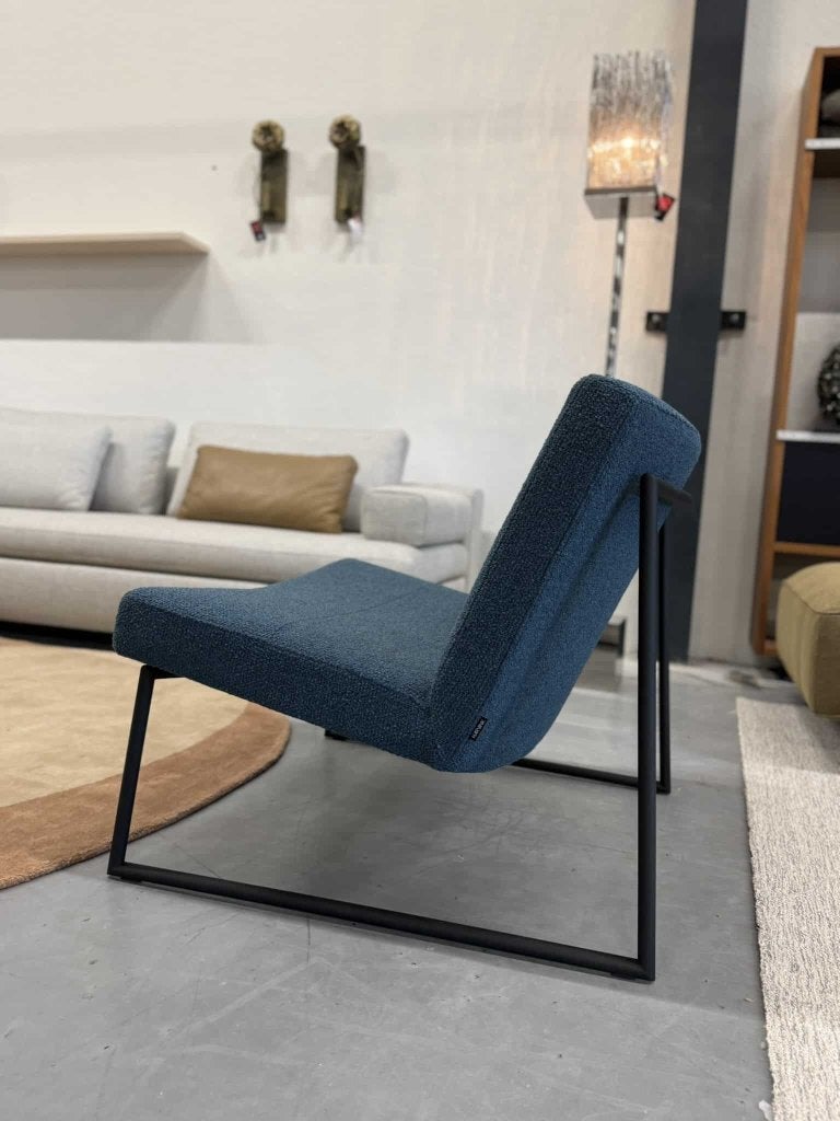 Nieuw Harvink Hebbes Fauteuil blauw stof Design stoel, Huis en Inrichting, Harvink, Info@harvink.nl, Nieuw, 75 tot 100 cm