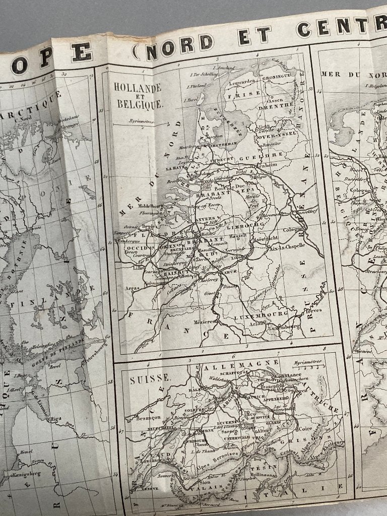Franse Atlas 1869 -  2 delen  - C. Raffy , Gelezen, Overige atlassen, Ophalen of Verzenden, 1800 tot 2000