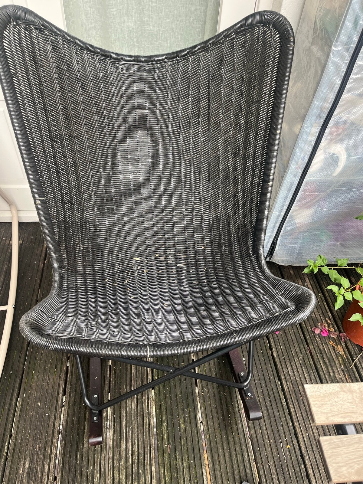 Comfortabele schommelstoel, zwart, met lichte gebruikssporen, Huis en Inrichting, Stoelen, Kunststof, Gebruikt, Zwart, Ophalen of Verzenden