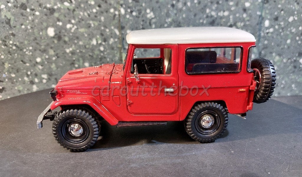 Toyota FJ40 rood/wit 1/24 Motormax, Hobby en Vrije tijd, Modelauto's | 1:24, Verzenden, Nieuw, Auto, Motormax