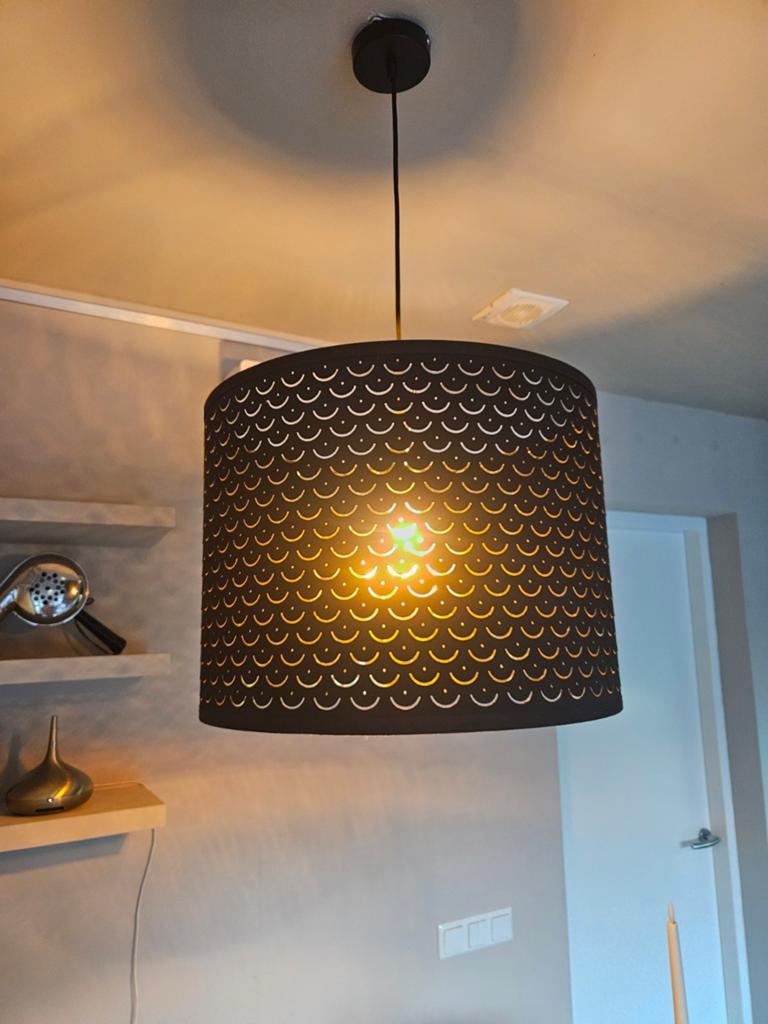 Grote zwarte IKEA lampenkap met gouden binnenkant, Ophalen, Zo goed als nieuw, Zwart, Rond