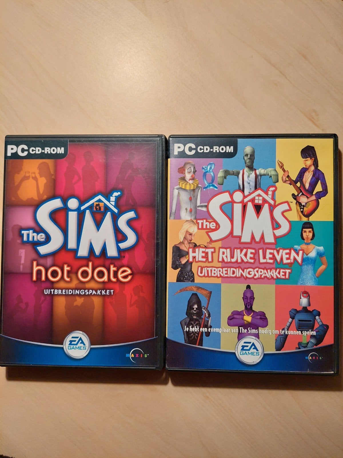 The Sims: Hot Date & Het Rijke Leven Uitbreidingspakketten, Spelcomputers en Games, Games | Pc, Gebruikt, Simulatie, 1 speler