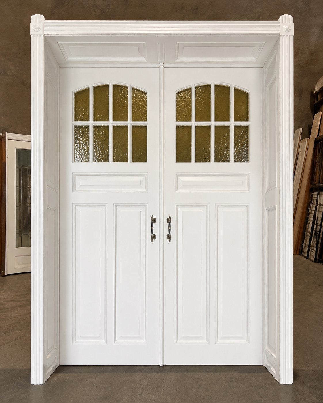 2 sets antieke hoge ensuite deuren met ombouw en sierlijst