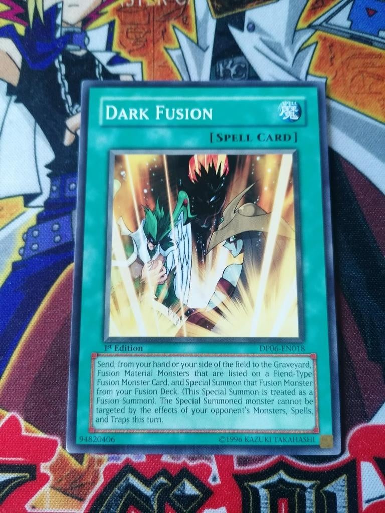Dark Fusion - DP06 Duelist Pack Jaden Yuki 3 - Yu-Gi-Oh, Hobby en Vrije tijd, Verzamelkaartspellen | Yu-gi-Oh!, Ophalen of Verzenden