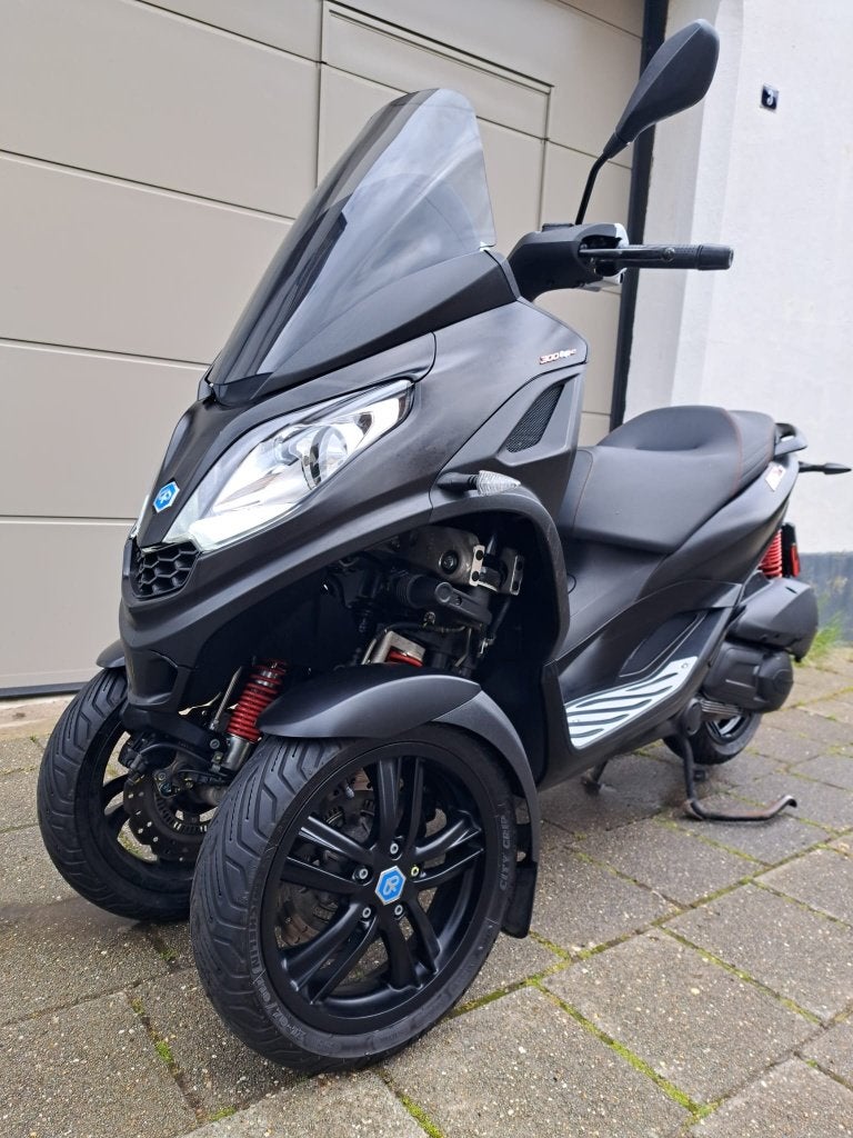 Piaggio MP3 300 HPE met Malossi Vario | Autorijbewijs B, Particulier, Automaat, 12 t/m 35 kW, LED Verlichting