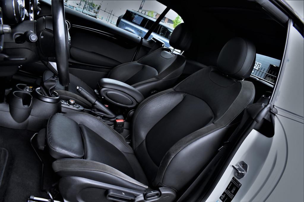 MINI Cabrio 1.5 136pk Cooper Chili Carplay/Navi/Led/H.Leer/C, Auto's, Mini, 136 pk, Gebruikt, Cabriolet, 4 stoelen