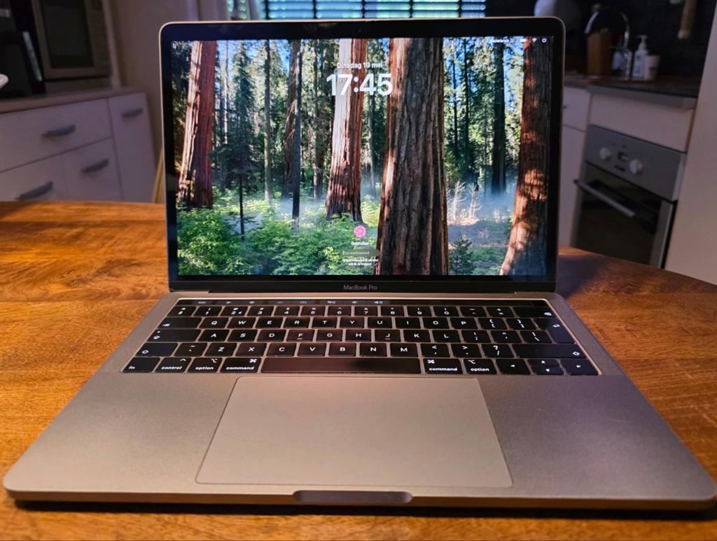 Macbook Pro 13" Touch bar/2019/i7/16GB/512GB/SeQuoia/, Computers en Software, Apple Macbooks, Zo goed als nieuw, MacBook Pro, 13 inch