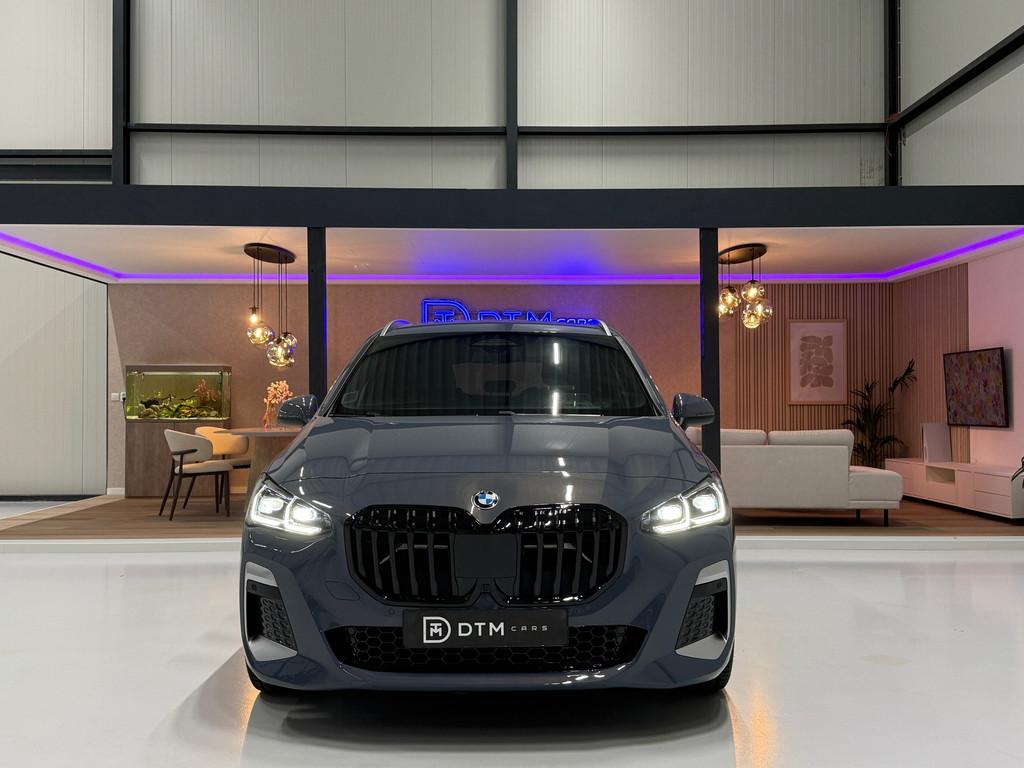 BMW 2-serie Active Tourer M-Pakket | Pano | HUD | 360° | Ha, Auto's, BMW, 136 pk, Gebruikt, 1445 kg, Bedrijf