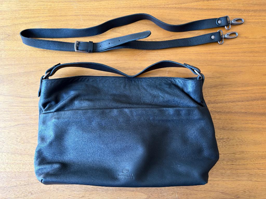Schoudertas zwart Fred de la Bretoniere NIEUW, Sieraden, Tassen en Uiterlijk, Tassen | Schoudertassen, Overige merken, Zwart, Nieuw
