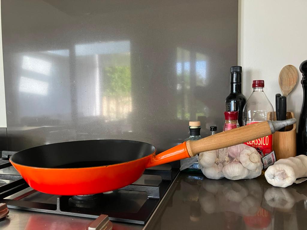 Le Creuset koekenpan 28 cm - Gietijzeren pan, Gebruikt, Ophalen of Verzenden, Koekenpan of Braadpan, Gietijzer