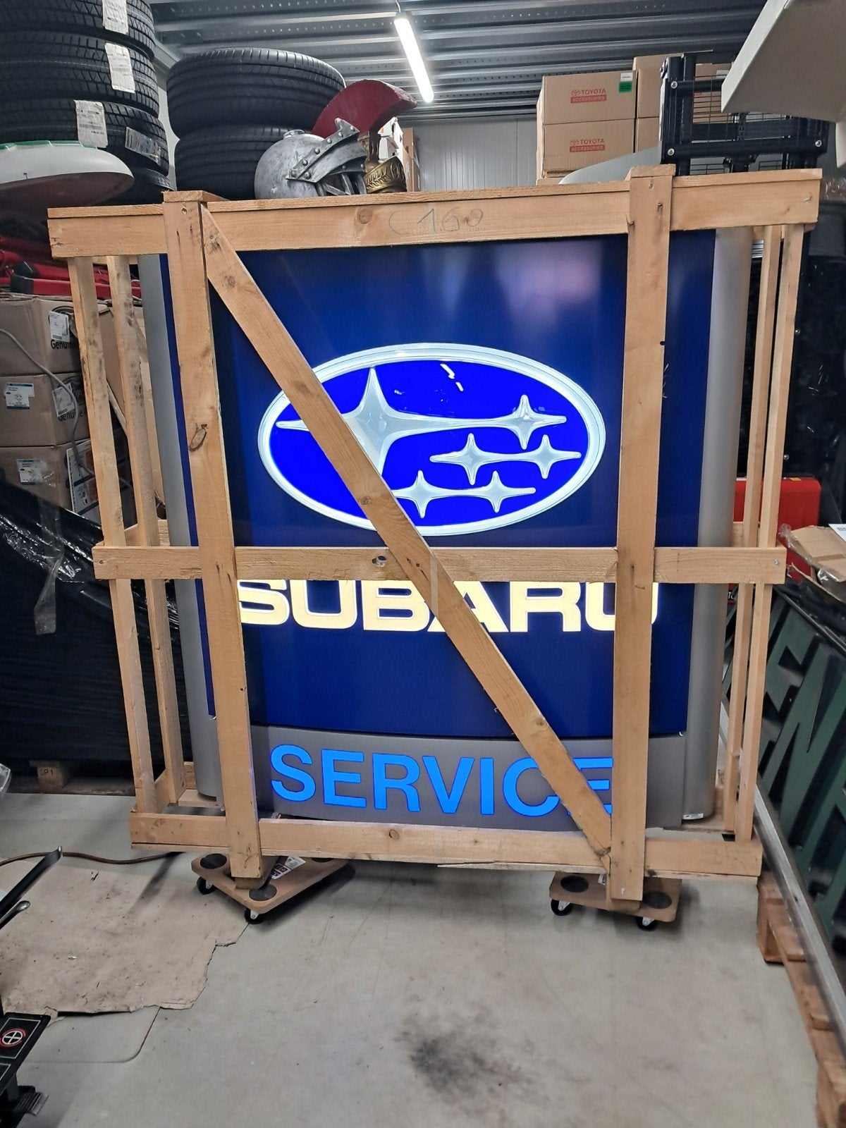Zeldzame Subaru reclame lichtbak reliëf logo/letters 140cm, Verzamelen, Merken en Reclamevoorwerpen, Ophalen, Eu, Eu, Lichtbak of (neon) lamp
