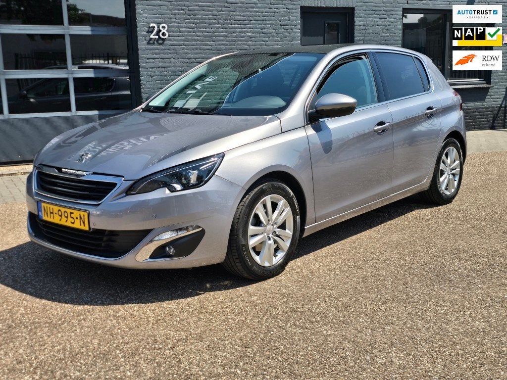 Peugeot 308 1.2 PureTech Allure 1E EIGENAAR DEALER ONDERHOUD, Voorwielaandrijving, Gebruikt, Euro 6, 49 €/maand