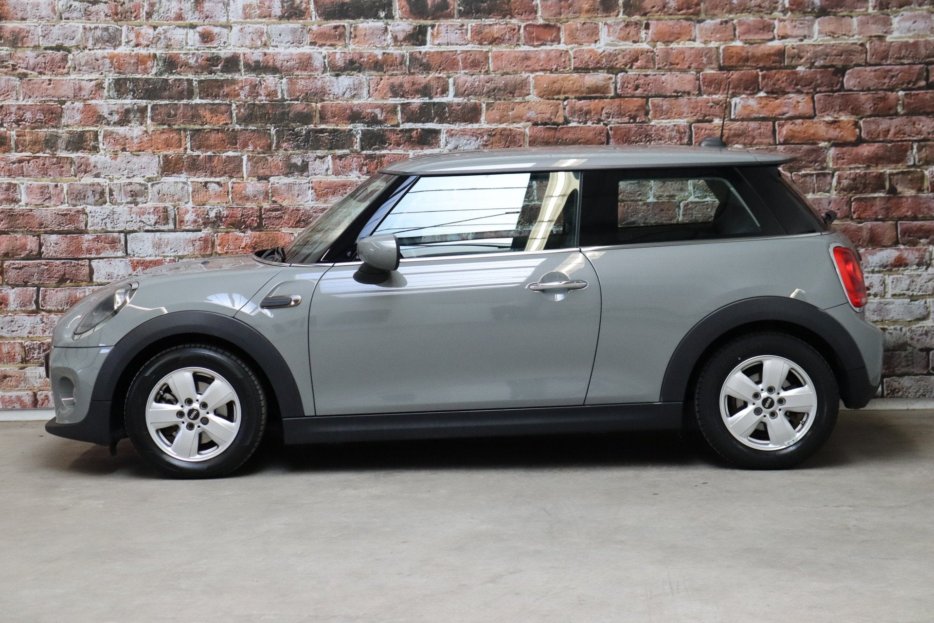 MINI Hatchback Cooper 3 deurs / Airconditioning / 15 Inch He, Voorwielaandrijving, Dealer onderhouden, Gebruikt, 4 stoelen