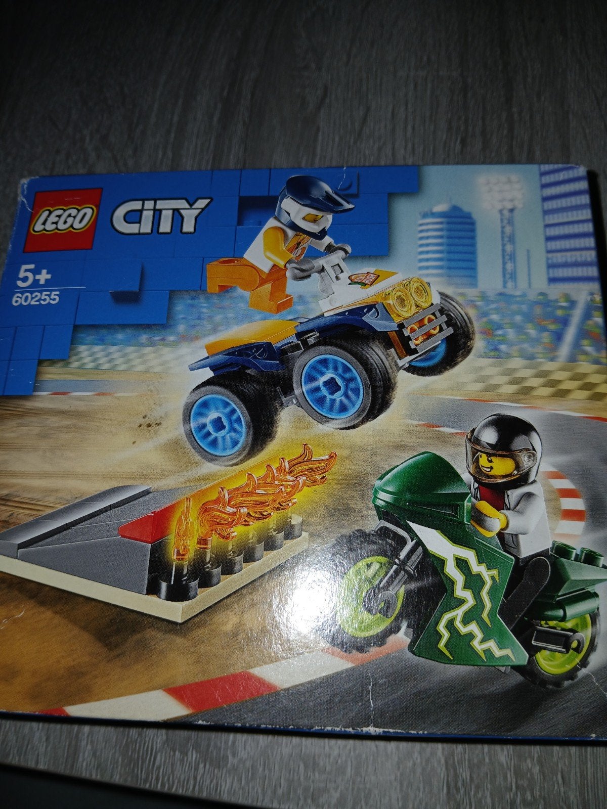 LEGO City 60255 Stuntteam - Zo goed als nieuw, Ophalen of Verzenden, Zo goed als nieuw