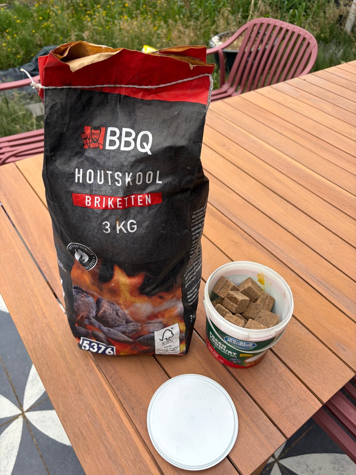 BBQ Houtskool Briketten 3 KG met aanmaakblokjes, Ophalen, Nieuw