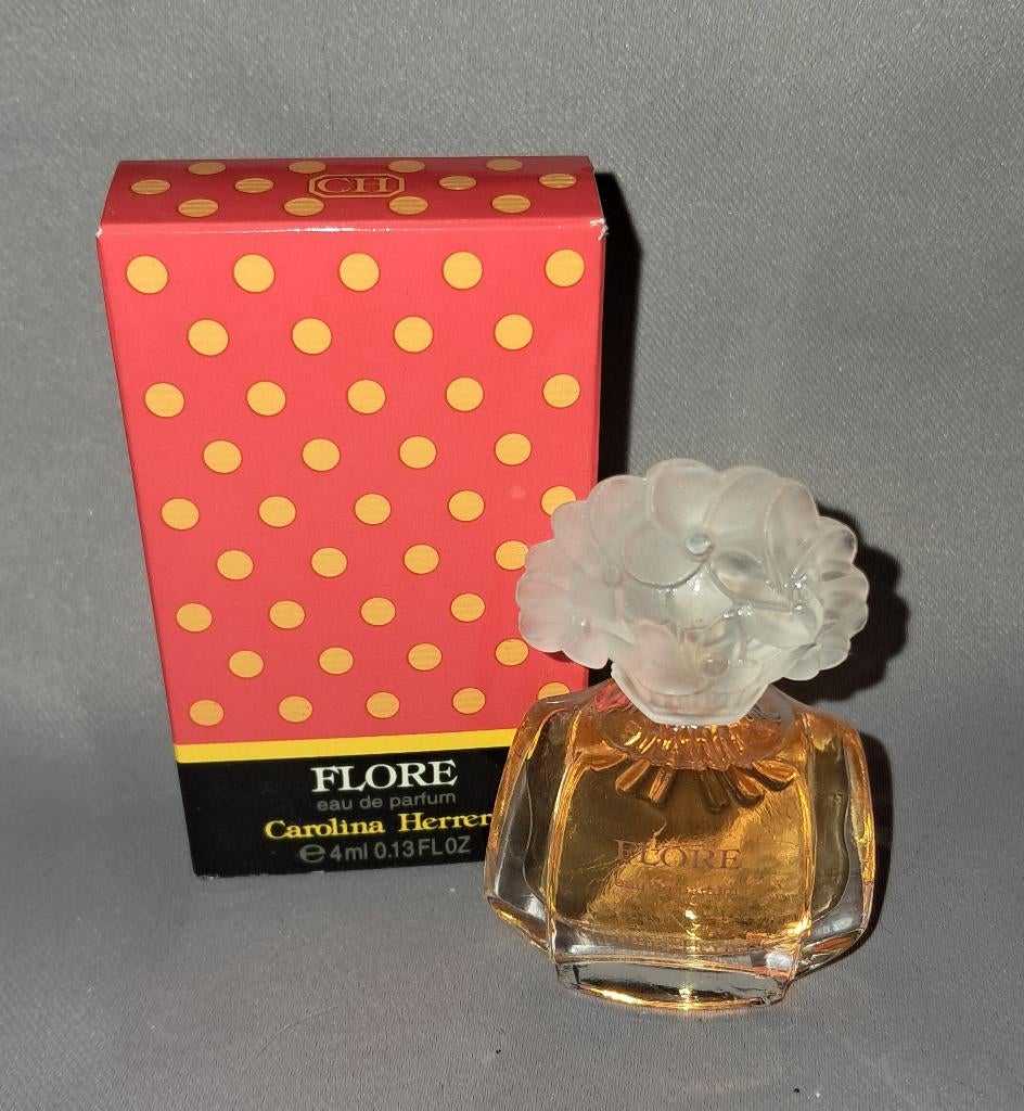 Parfum miniatuur  Carolina herrera flore + doosje, Ophalen of Verzenden, Zo goed als nieuw, Miniatuur, Gevuld