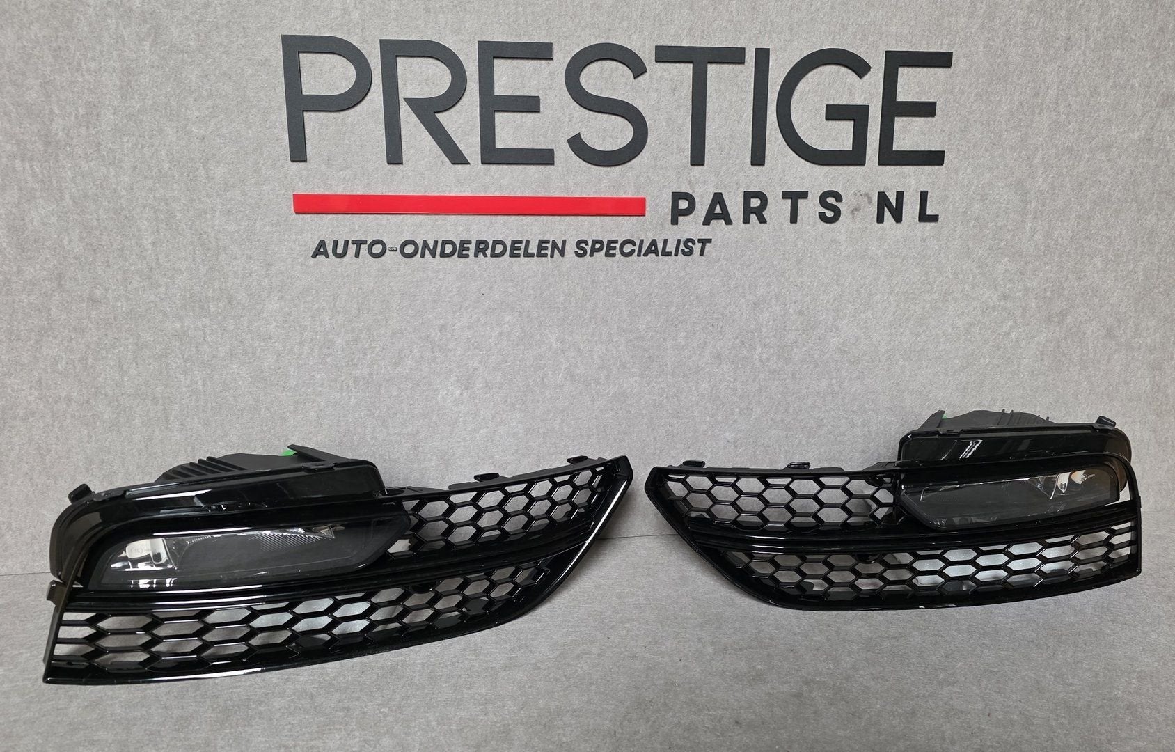Roosters + Mistlamp Kapjes Audi A3 8V LINKS & RECHTS 8V0 SET, Auto-onderdelen, Carrosserie en Plaatwerk, Bumper, Voor, Nieuw, Herkomst onderdeel bekend