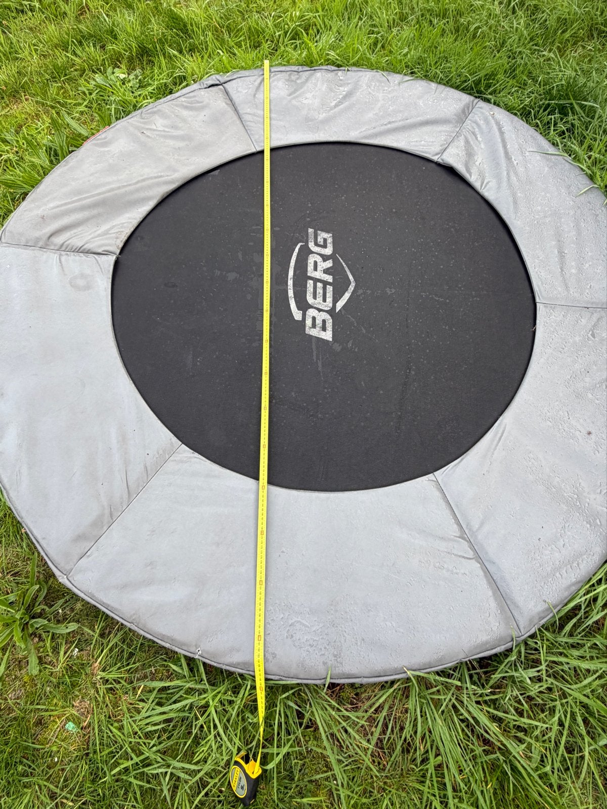 Foto 2 van BERG InGround trampoline rond – ingegraven – compleet
