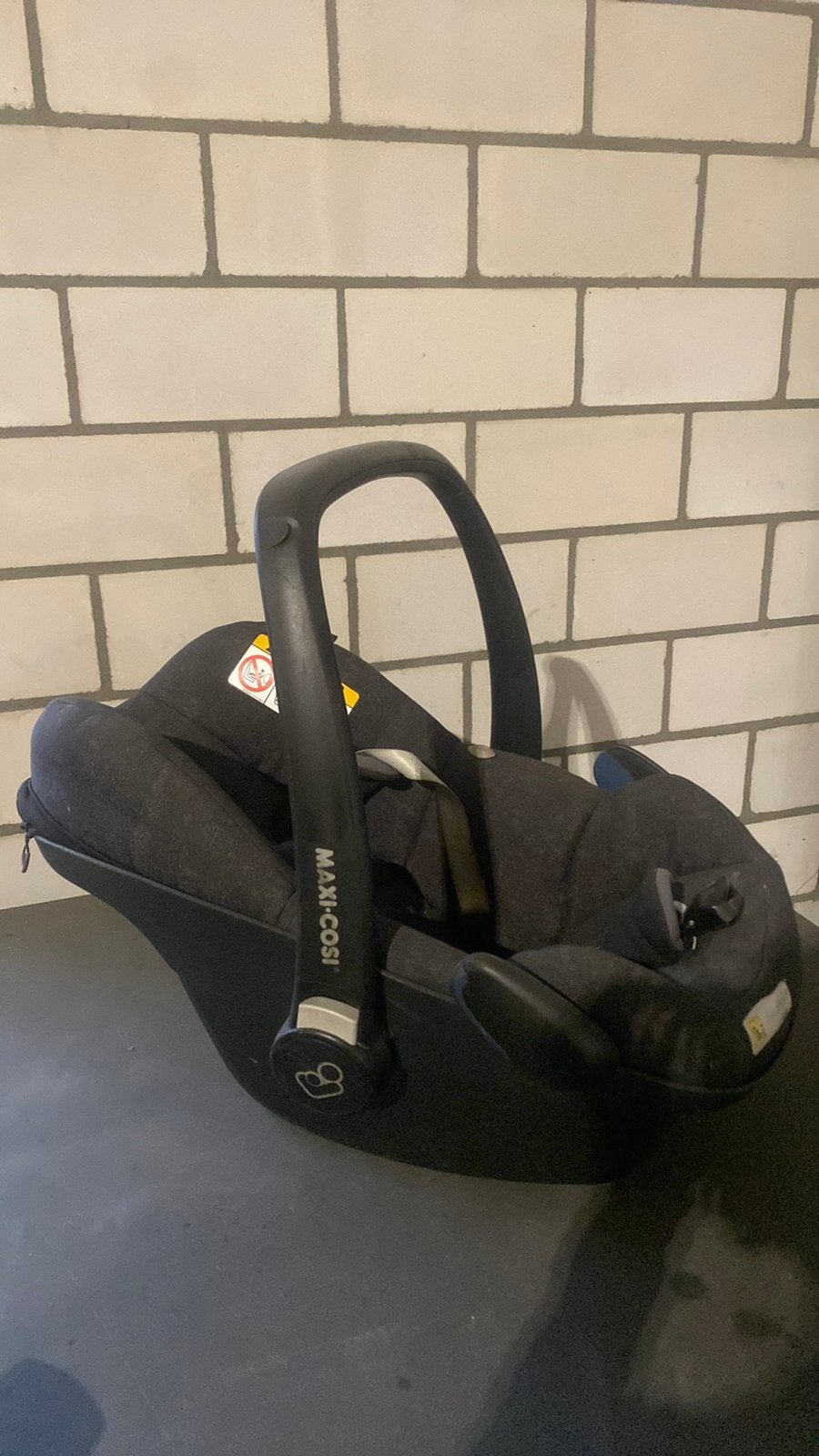 Te koop maxi-cosi met verkleiner, Ophalen, Gebruikt, Maxi-Cosi, Autogordel of Isofix