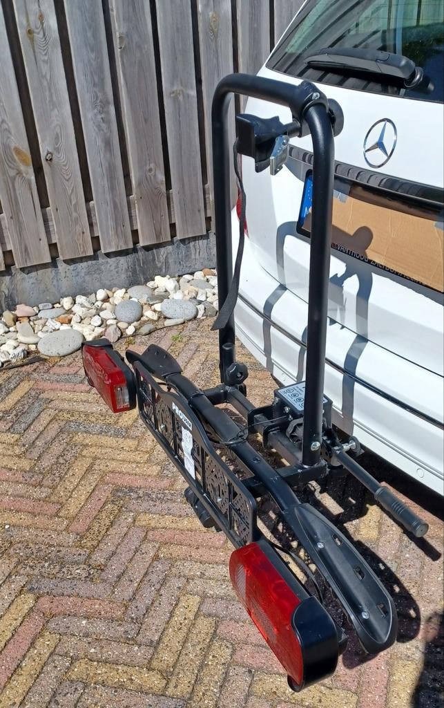 FIETSDRAGER 1 PERSOONS MERK PRO USER AMBER 1, Ophalen, Trekhaakdrager