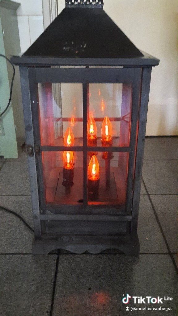 Sfeervolle decoratieve lantaarn met elektrische kaarsen, Antiek en Kunst, Ophalen of Verzenden