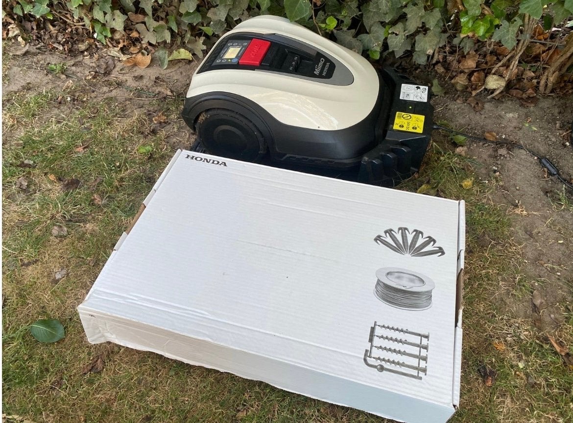 Honda Miimo HRM70 Robotmaaier - Zo goed als nieuw, Tuin en Terras, Ophalen, Cirkelmaaier, Minder dan 30 cm, Accu-grasmaaier