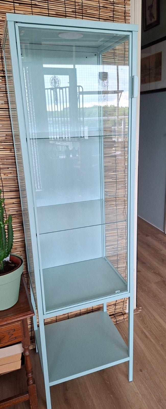 Ikea Rudsta Vitrinekast - Zo goed als nieuw, Huis en Inrichting, Kasten | Vitrinekasten, Ophalen, Met deur(en), 100 tot 150 cm
