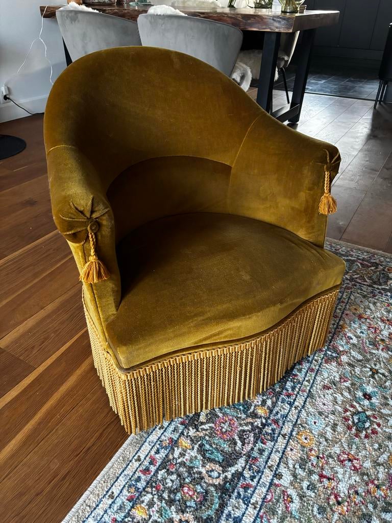 Vintage Okergele Velvet Boudoir Fauteuil met Franjes, Huis en Inrichting, Fauteuils, Ophalen, Gebruikt, Stof, 75 tot 100 cm