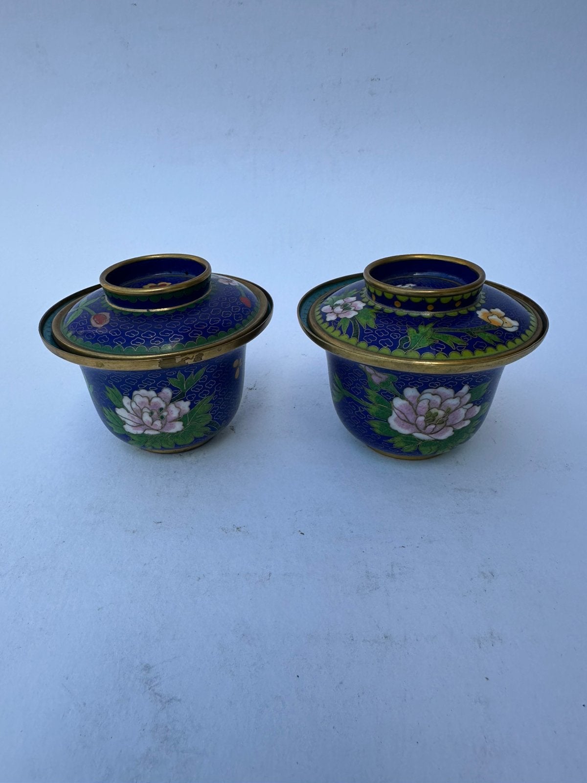 2 Chinese cloisonne dekselkommen, Ophalen of Verzenden