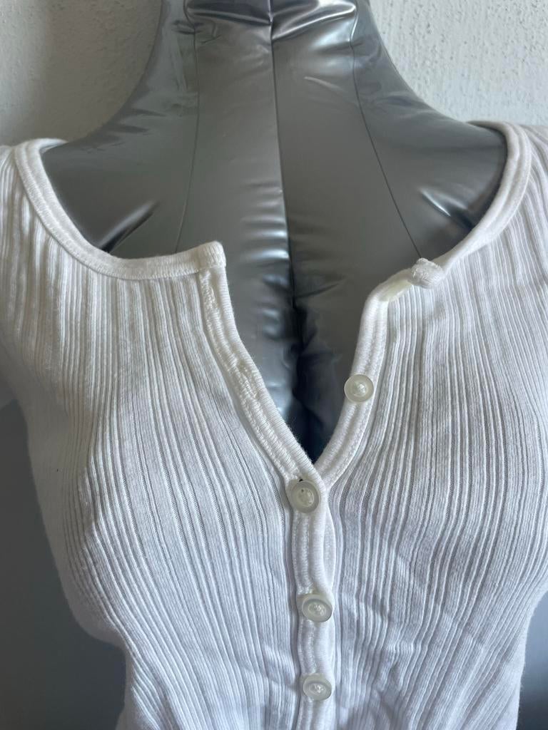 Brandy Melville wit geribbeld shirtje met knoopjes, Verzenden, Wit, Zo goed als nieuw, Korte mouw