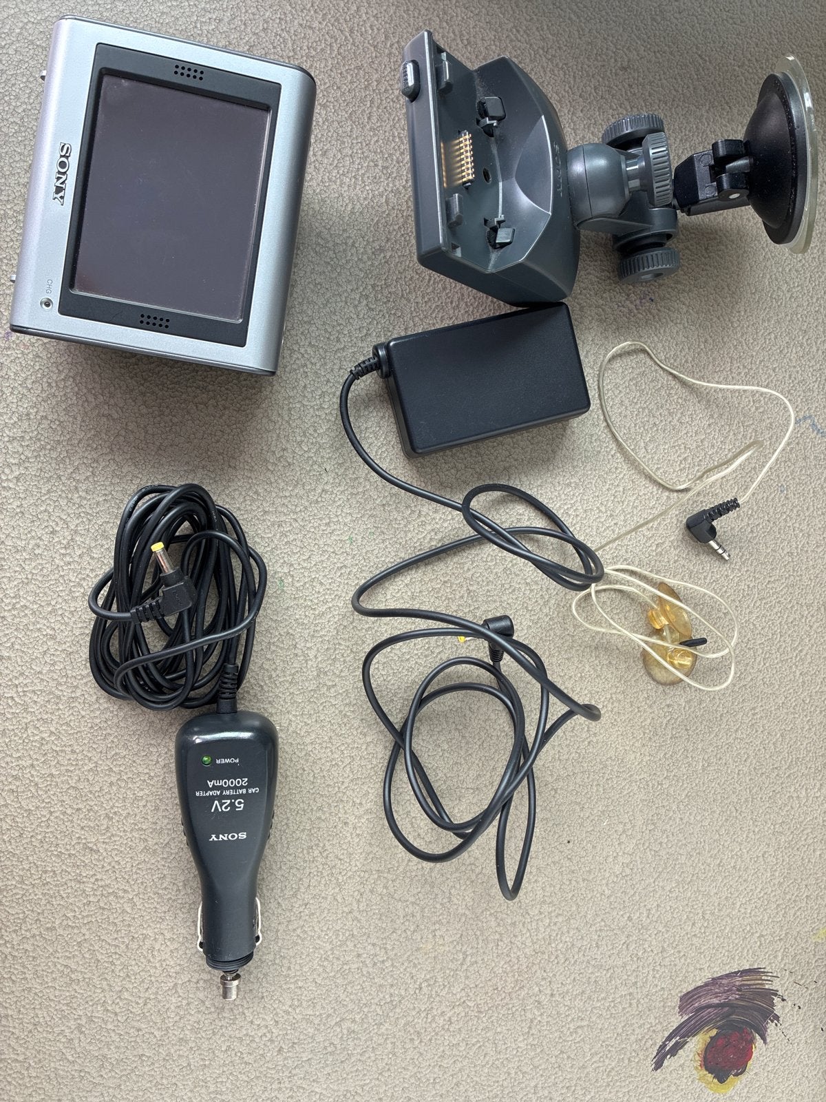Sony Navigatiesysteem NV-U70T met accessoires, Auto diversen, Ophalen, Gebruikt