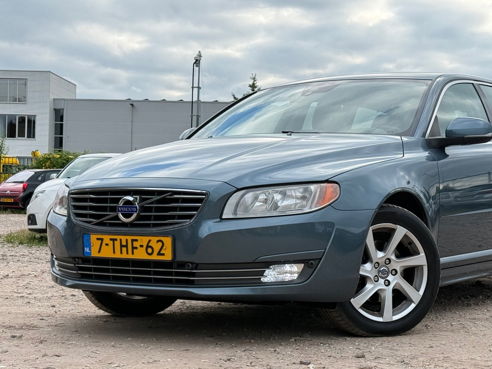 Volvo V70 1.6 T4 Nordic+/ AUTOMAAT/ LEDER/ LED, 4 cilinders, Blauw, 1600 kg, Onderhoudsboekje