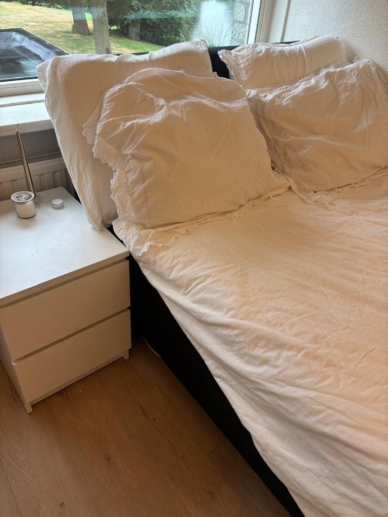 Beter Bed Boxspring 1.20x2.00m Zwart - Zo goed als nieuw, Ophalen, Zwart, Zo goed als nieuw, Twijfelaar