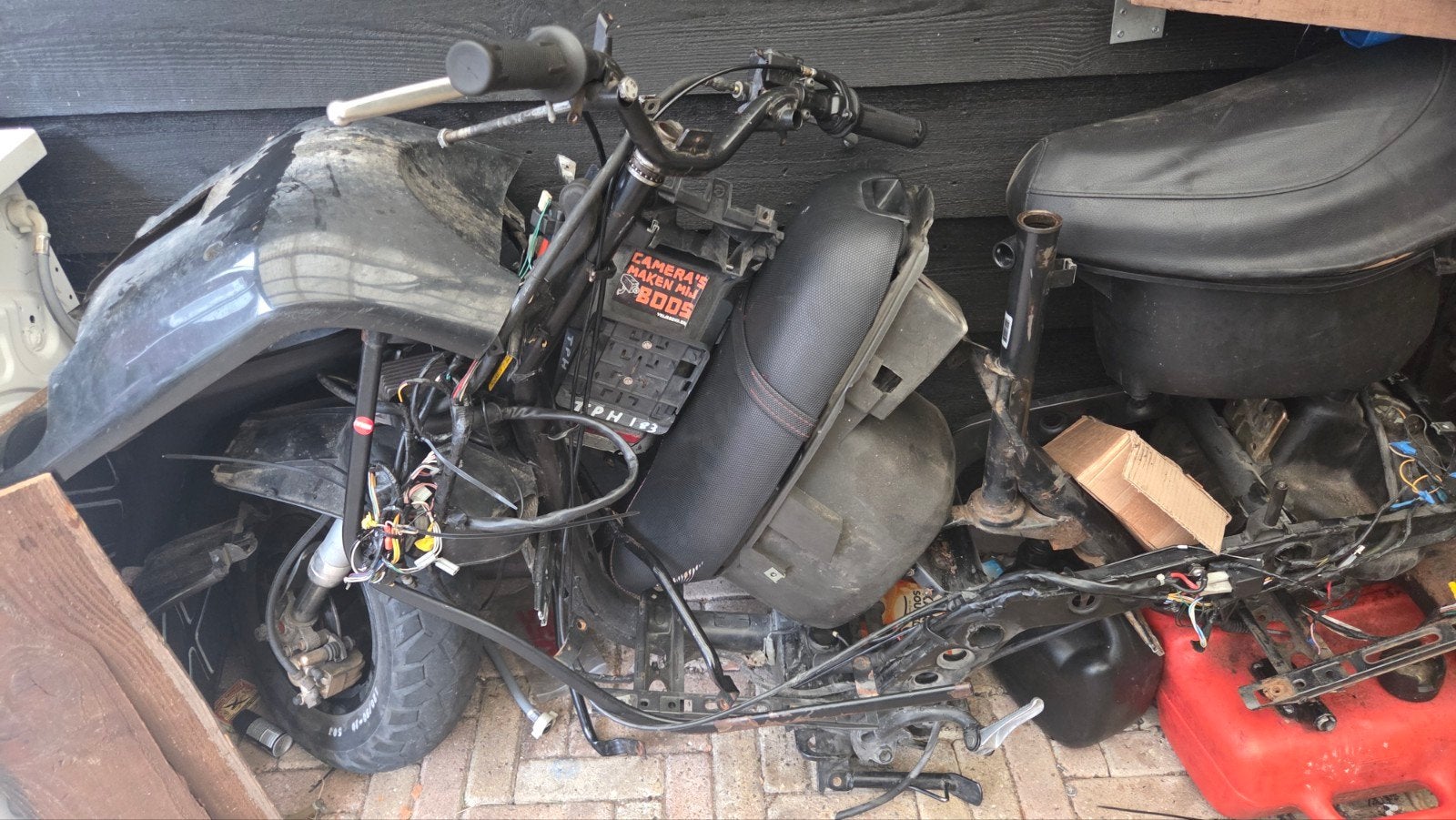 Piaggio Typhoon 125cc Frame met Duitse Papieren, Ophalen, Zo goed als nieuw, Frame, Piaggio