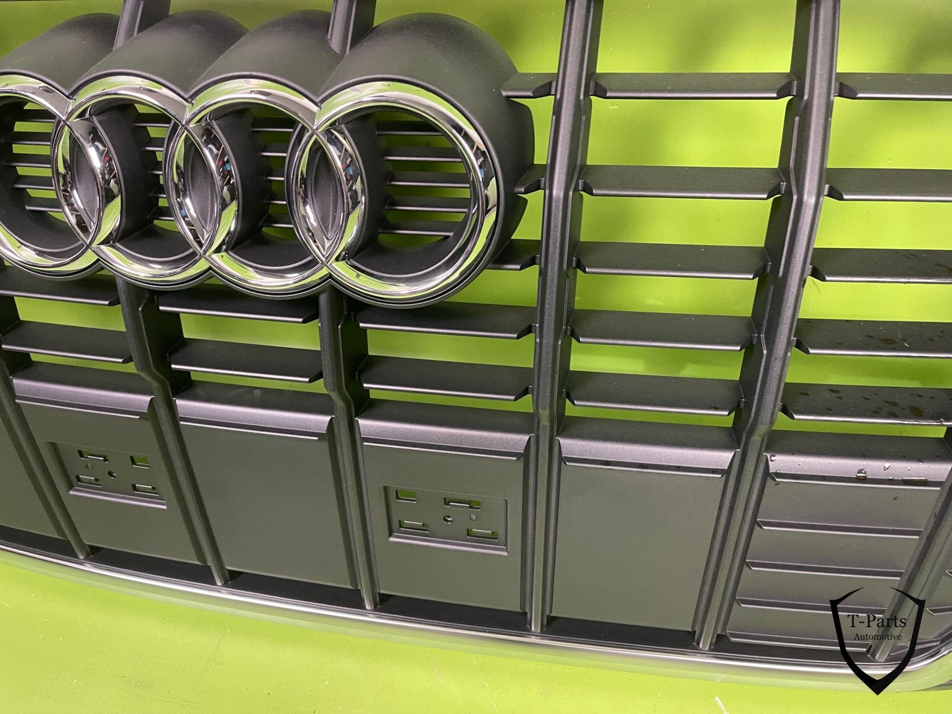 audi Q3 grille rooster NIEUW voorbumper gril s-line, Auto-onderdelen, Info@fabrikant.eu, Bumper, Fabrikantstraat 1
1000 AA  Amsterdam