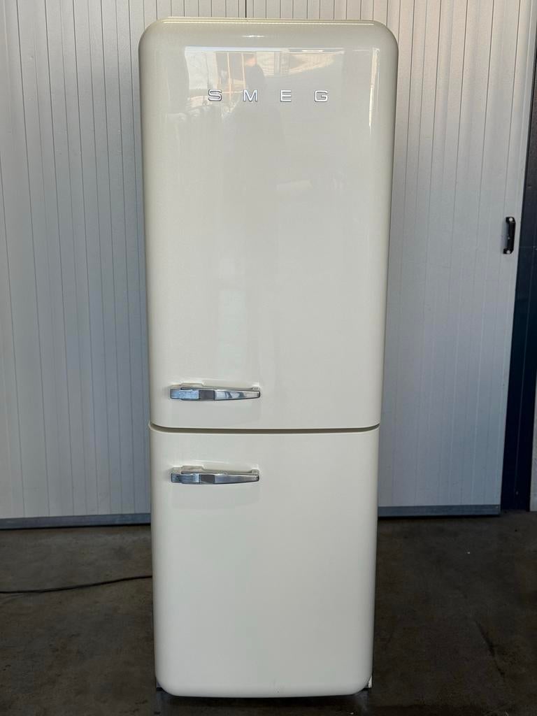 Smeg Koelkast met Vriezer - Crème Retro Design, Witgoed en Apparatuur, Bella, 200 liter of meer, 60 cm of meer, Met aparte vriezer