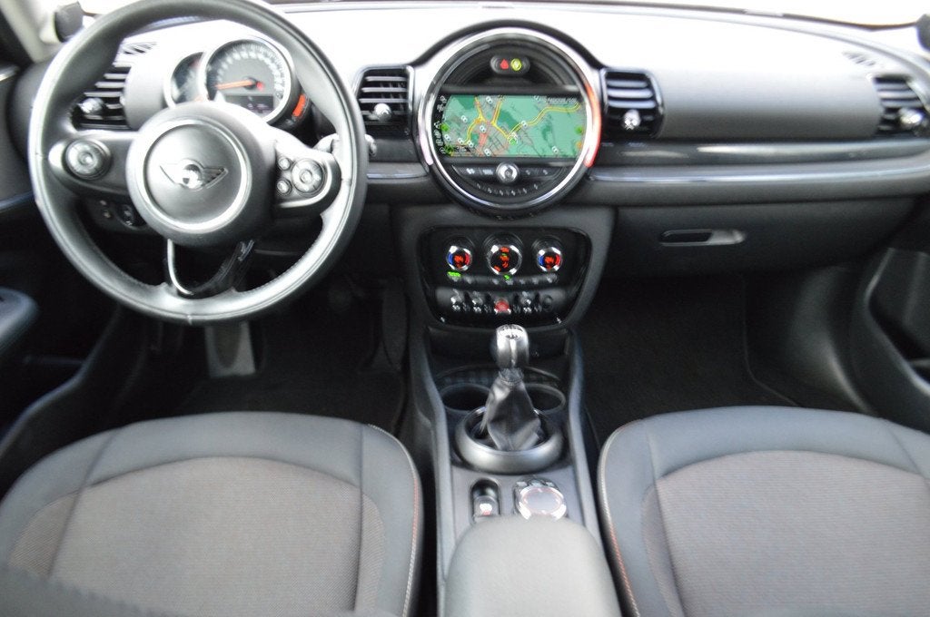 Mini Mini Clubman 1.5 BLACKLINE! All-season, Harman Kardon,, Voorwielaandrijving, Stof, Gebruikt, Zwart