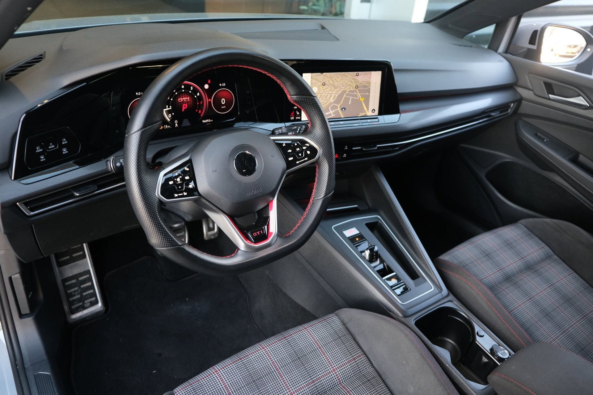 Volkswagen Golf 8 2.0 TSI GTI DSG 245PK Navi Led Camera ACC, 730 kg, Gebruikt, Zwart, 4 cilinders