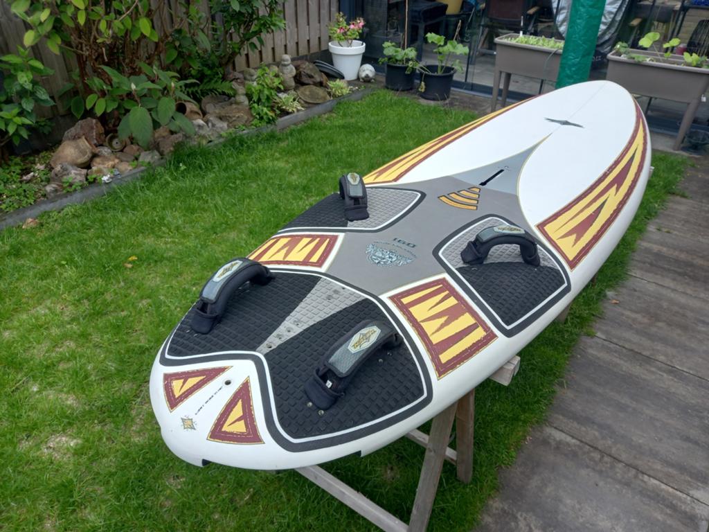 Naish "Icon 160" Pro, Watersport en Boten, Windsurfen, Ophalen, Met vin(nen), Plank, Gebruikt
