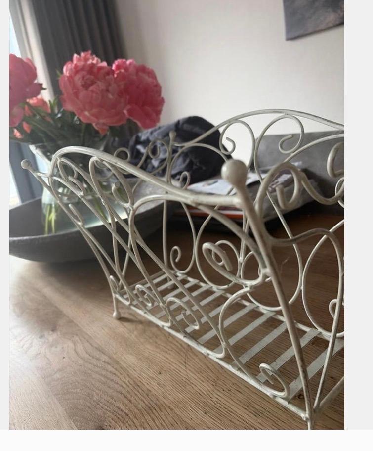 Brocante ijzeren lectuurbak - Stijlvol en sfeervol, Ophalen of Verzenden, Gebruikt